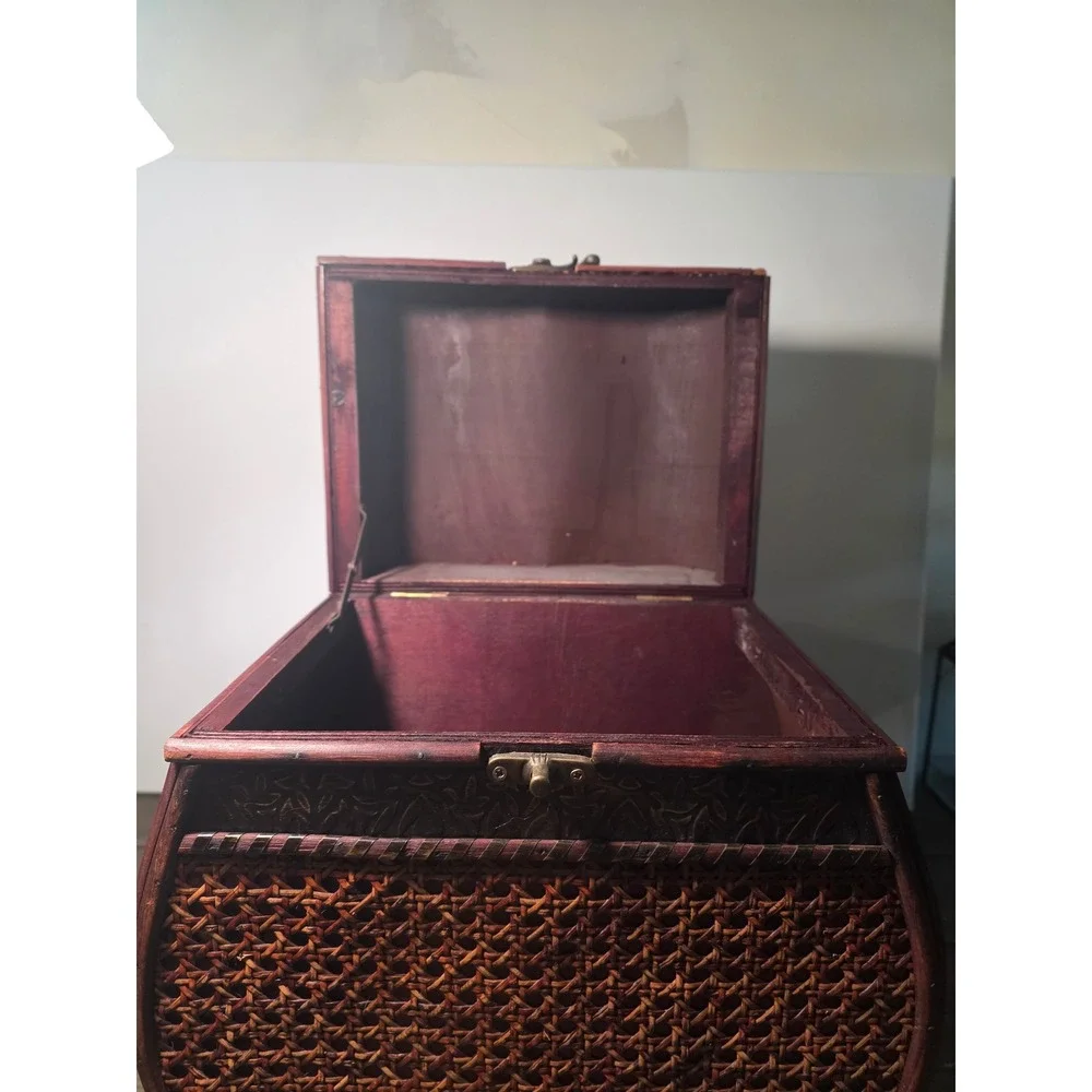 Vintage Woven Rattan Heart Shaped Wooden Treasure Chest Keepsake Box Brown Brass